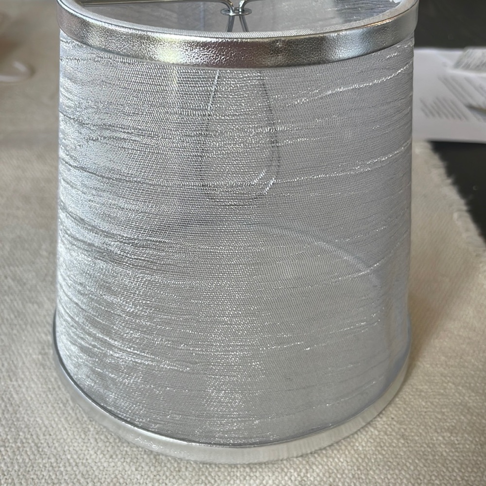 Stainless-mesh chandlier shades